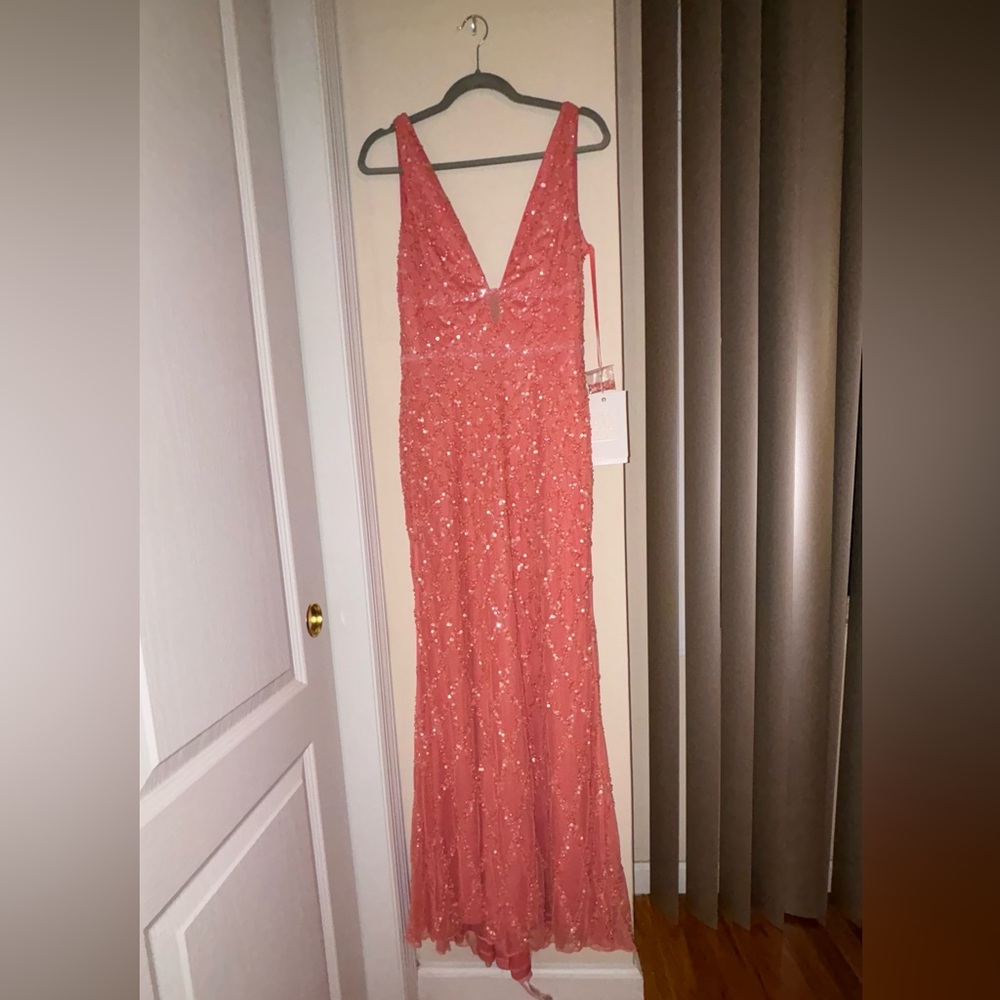 MAC DUGGAL Sequined Plunge Neck Sleeveless Column Gown
